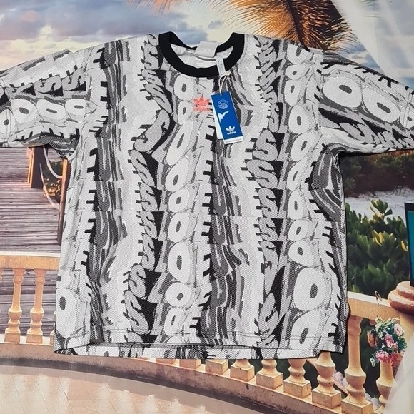 Adidas Love Unites Tee Shirt Size Medium NWT - Picture 2 of 8